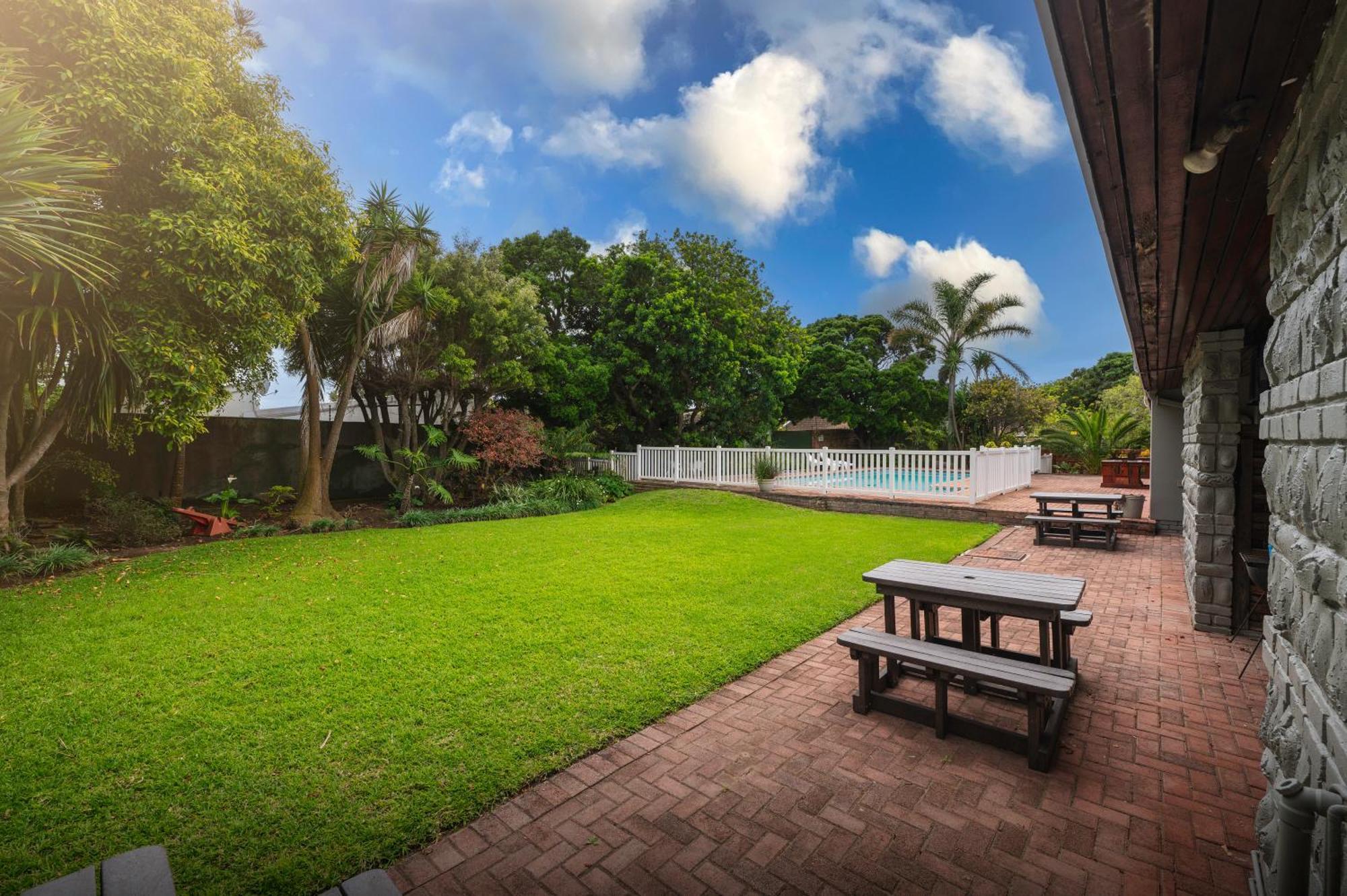 Admirals Lodge Guest House And Brightways Self Catering Apartments Port Elizabeth Eksteriør bilde