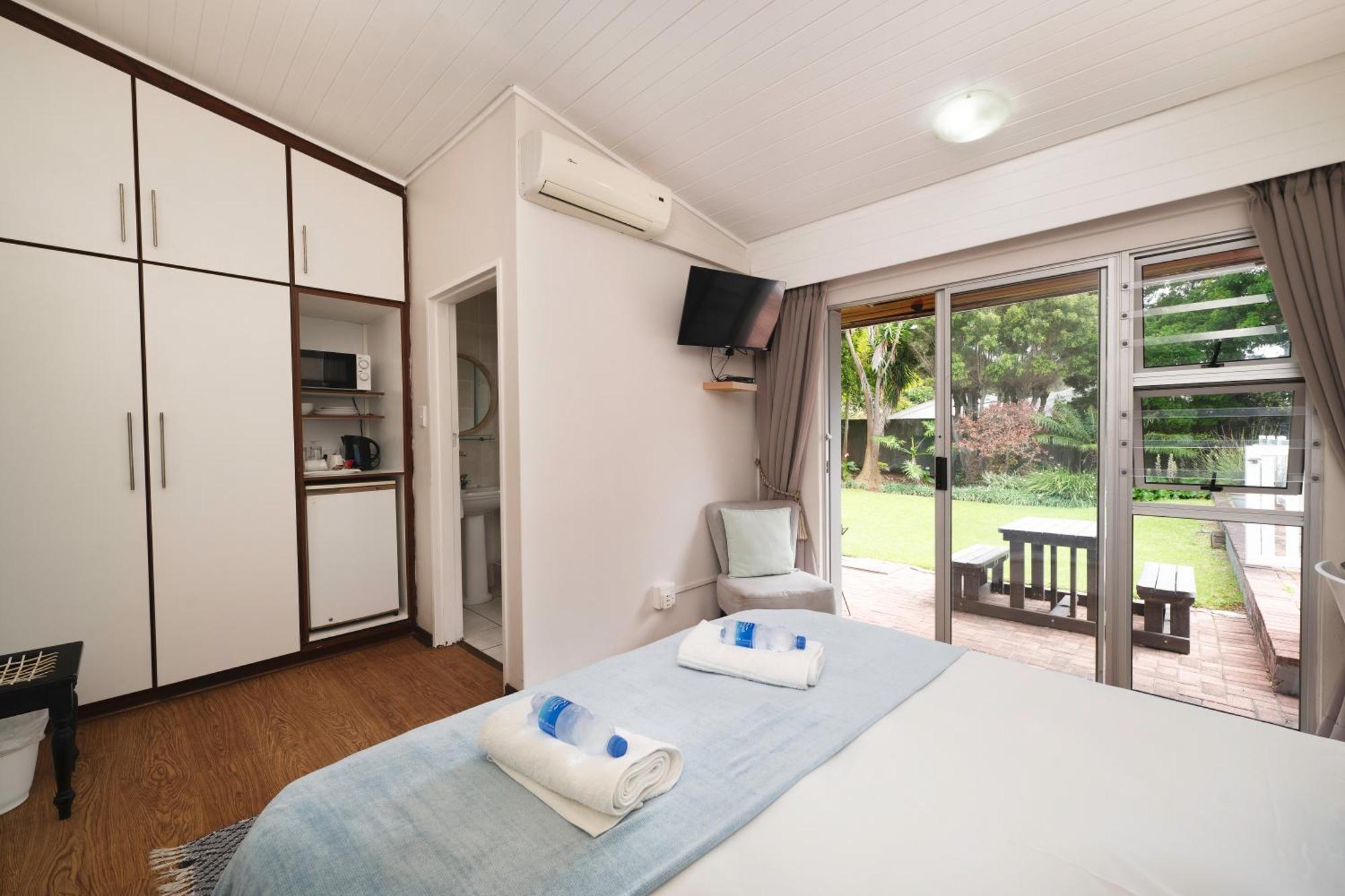 Admirals Lodge Guest House And Brightways Self Catering Apartments Port Elizabeth Eksteriør bilde