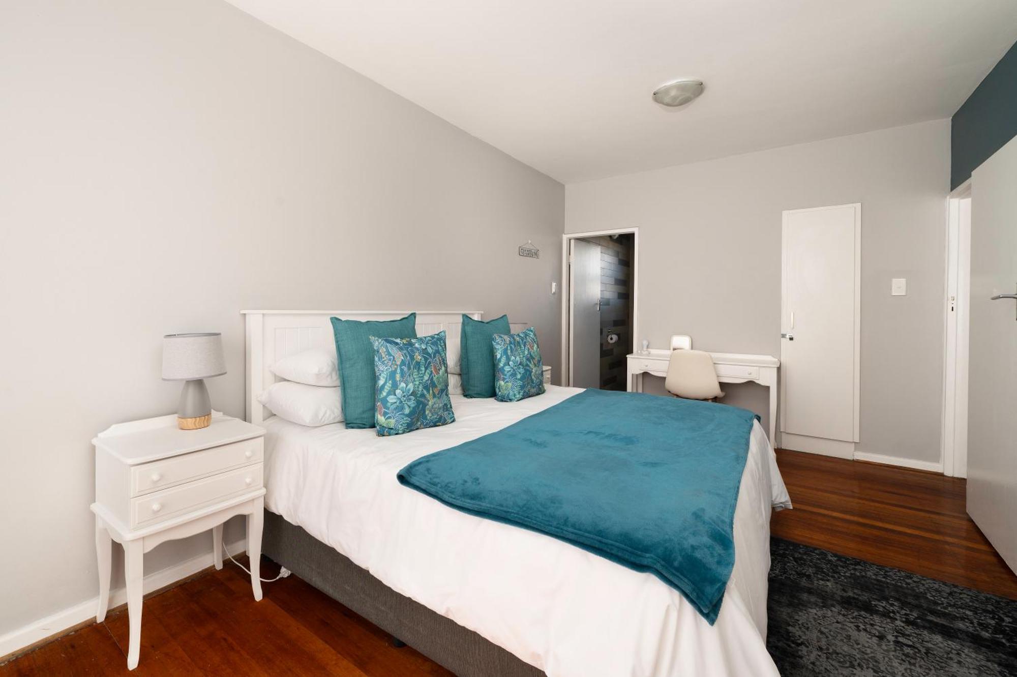 Admirals Lodge Guest House And Brightways Self Catering Apartments Port Elizabeth Eksteriør bilde