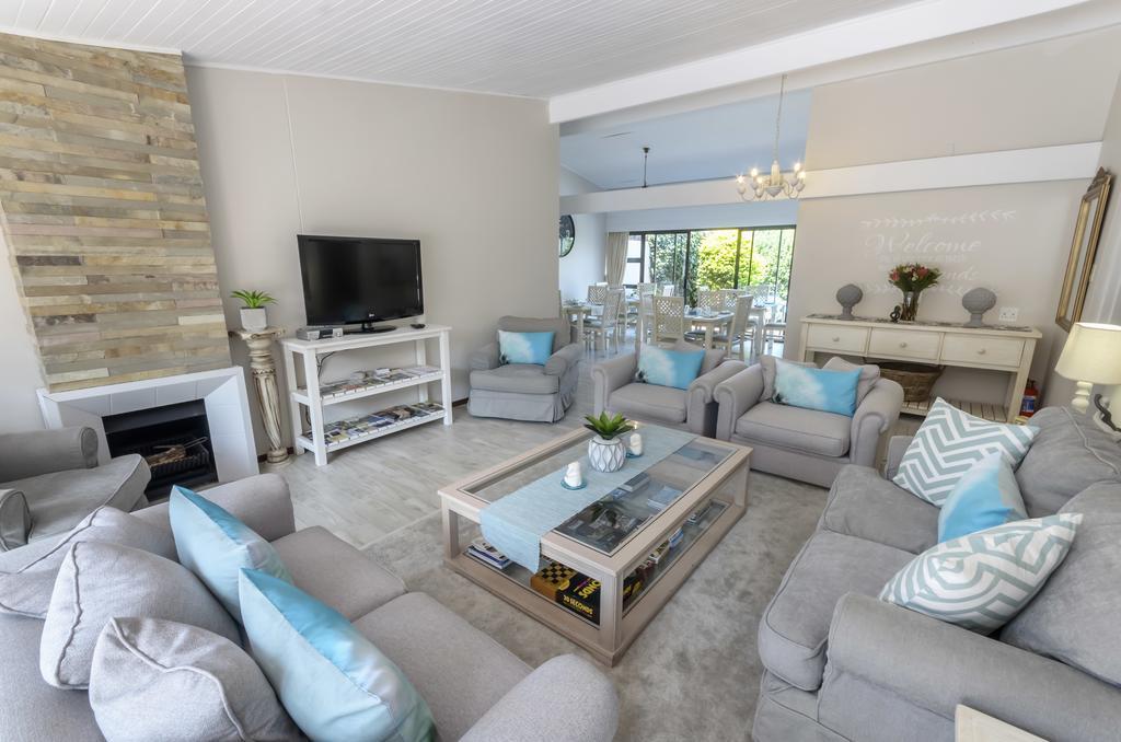 Admirals Lodge Guest House And Brightways Self Catering Apartments Port Elizabeth Eksteriør bilde