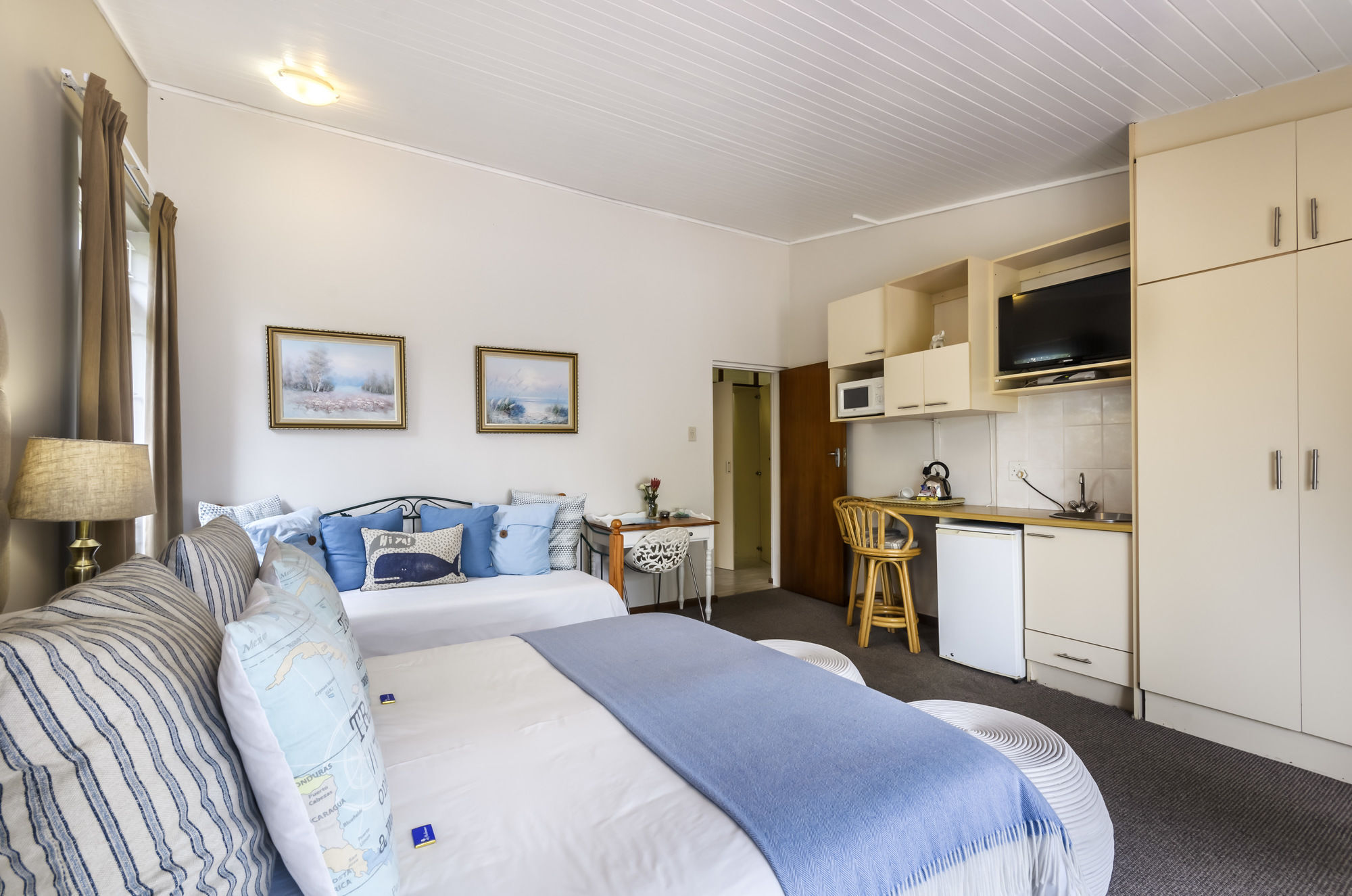 Admirals Lodge Guest House And Brightways Self Catering Apartments Port Elizabeth Eksteriør bilde